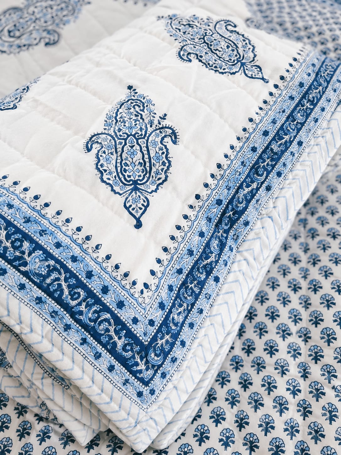 Royal Paisley Blue Pure Handblock Quilt & Bedsheet Combo – 108×108 | One Piece Luxury Set