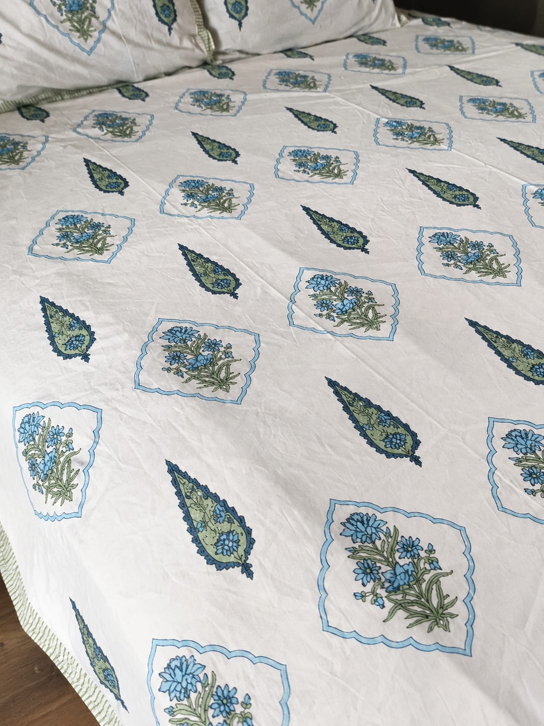 Neel Vatika Heritage 260 TC Cotton Bedsheet