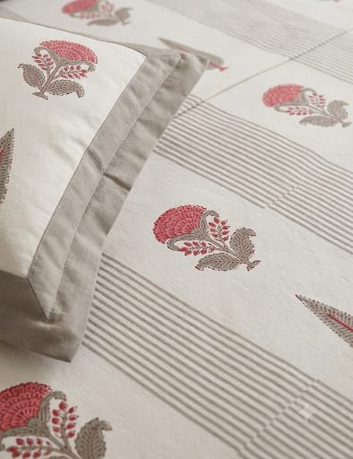 Gulabi Rekha Vatika 260 TC Cotton Bedsheet