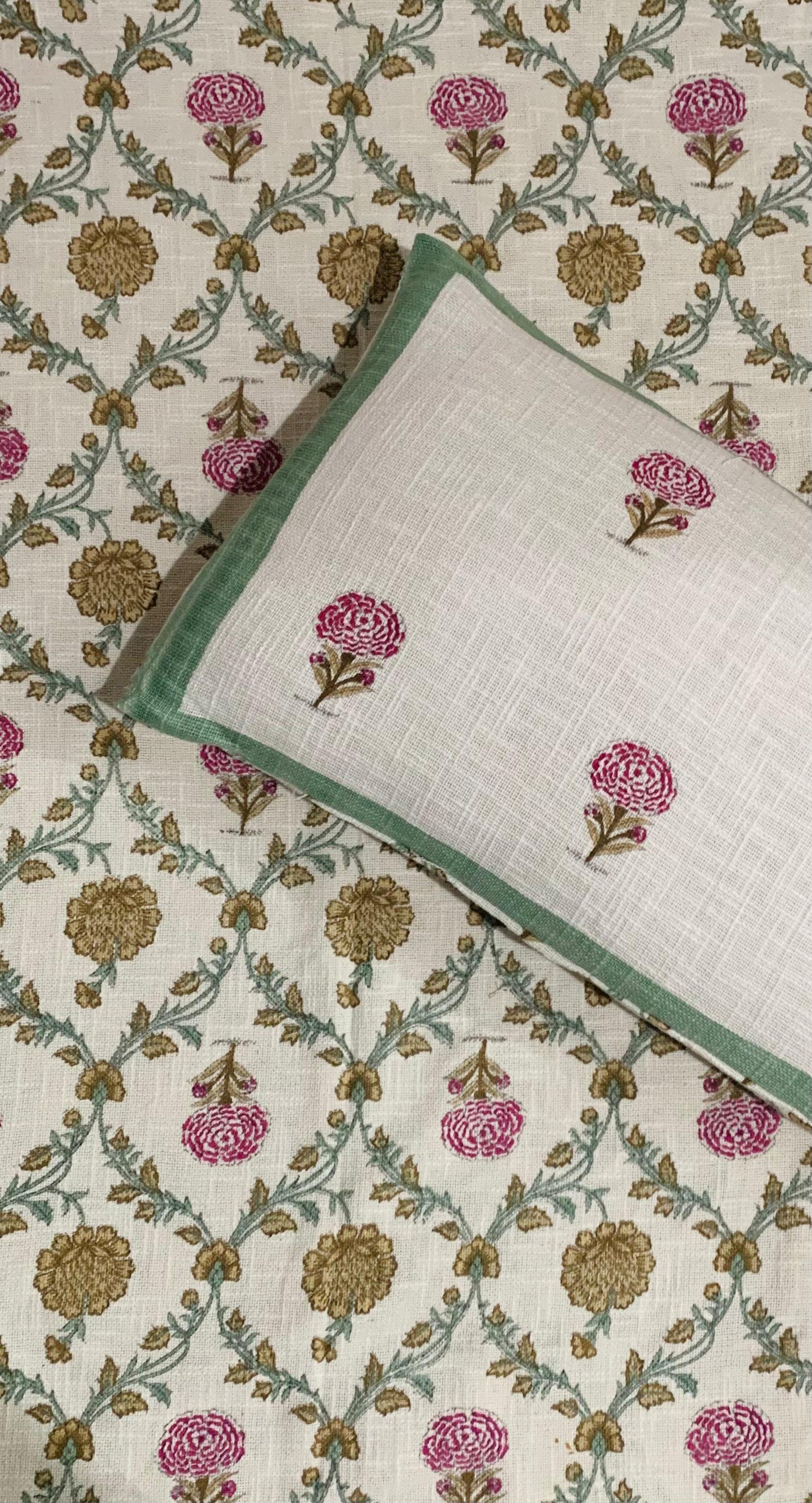 Vintage Garden - Cream with Crimson and Gold Floral Arrangement