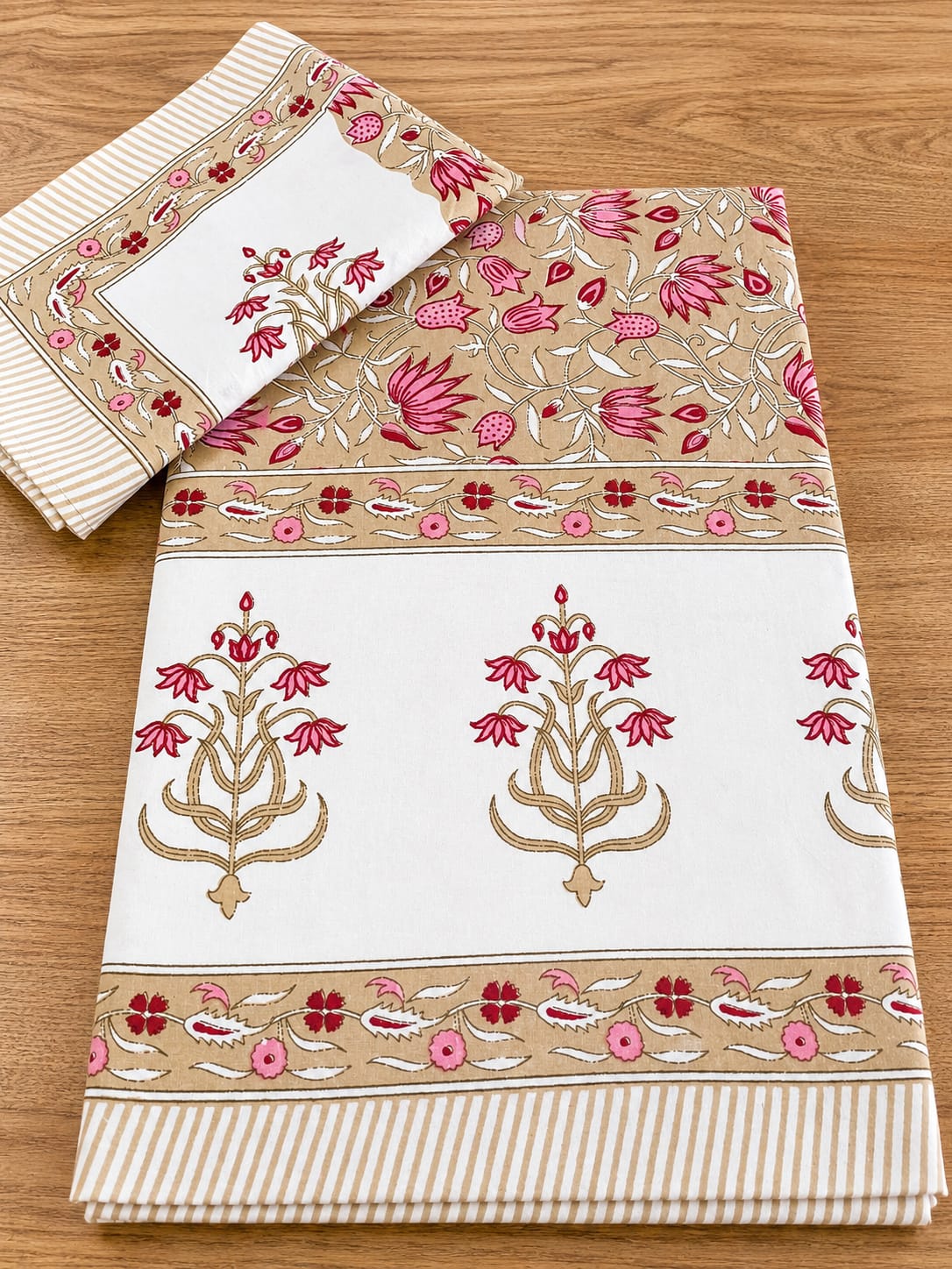 Sunehri Gulabi Floral Buti Print - 260 TC Cotton Bedsheet - ChapaSSyahi