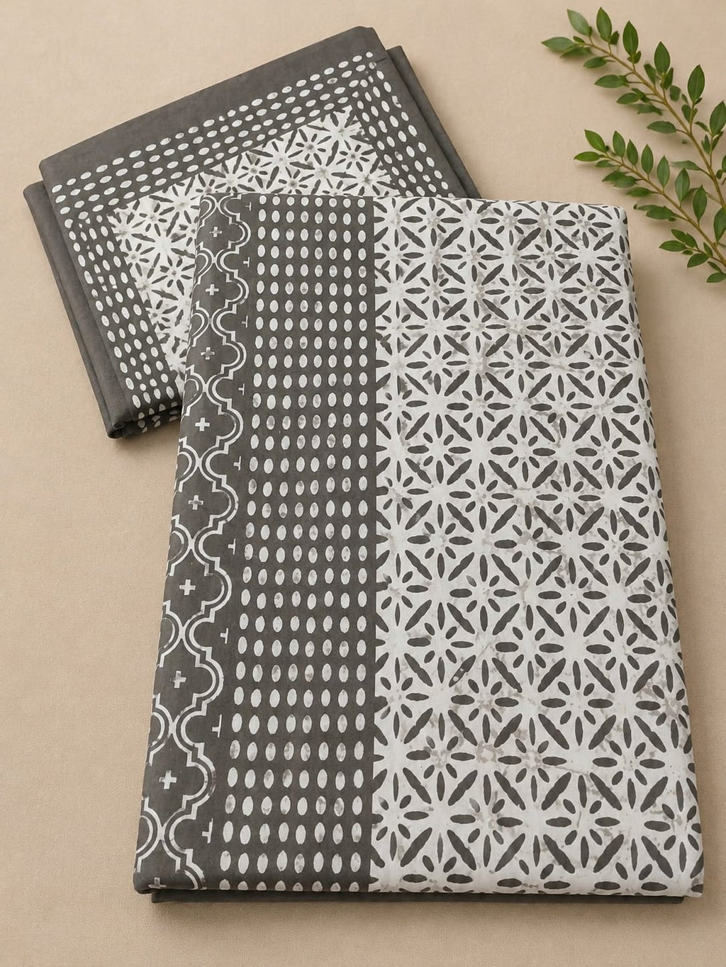 Charcoal Grey Geometric Trellis Cotton King Size Bedsheet Set